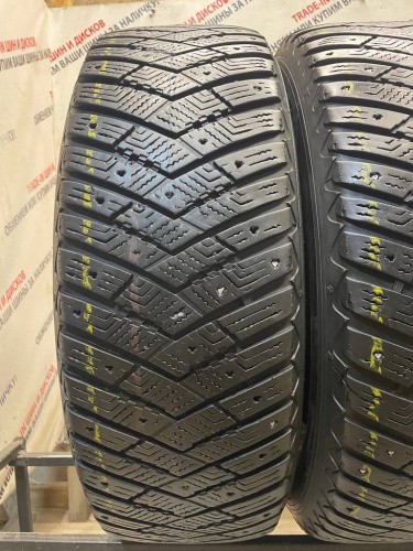 GoodYear UltraGrip IceArctic SUV 4x4 R17   215/65