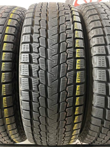 Yokohama Ice Guard GO75 R16 215/70