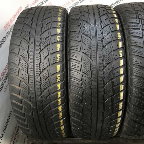 Kumho I'Zen KW15 R17 235/65