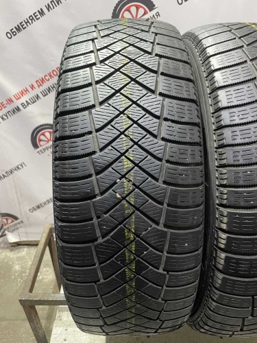 Pirelli Ice Zero R17 215/65